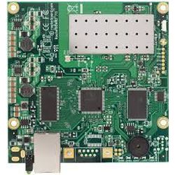 RouterBOARD 711 with 400Mhz Atheros CPU, 32MB RAM, (RB711-5HN-U)